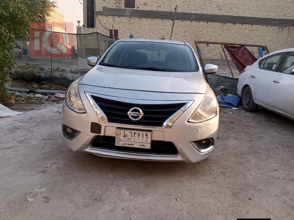 نيسان فيرسا